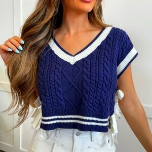 Day+Moon vneck sweater vest NWT small navy & white